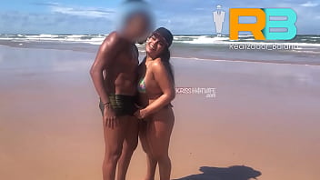kriss hotwife e Realizador Baiano em pegação em praia publica cuckold gravando . Whats app (71)996358941